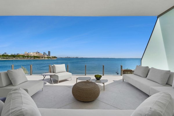 5 Grove Isle Dr #M204 Coconut Grove, FL 33133