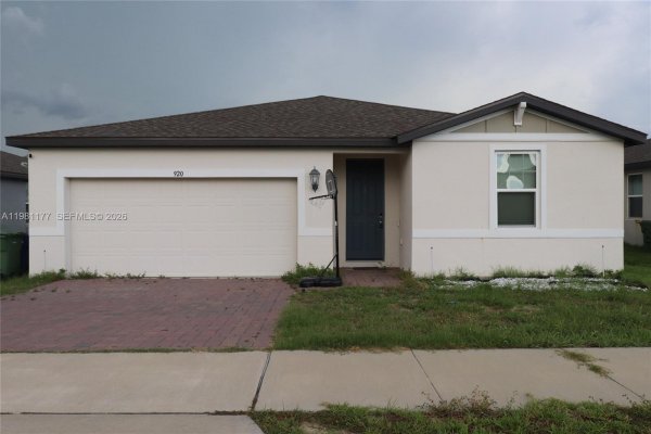 920 Cambridge Dr Winter Haven, FL 33881