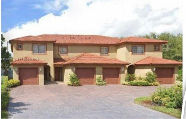 9302 NW 4th Ave Miami, FL 33150