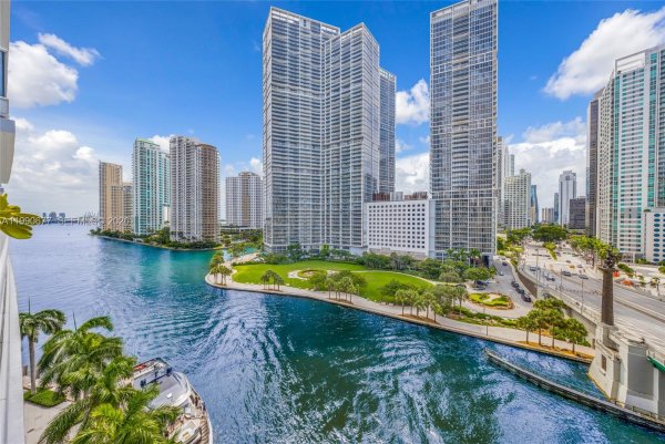 200 Biscayne Blvd Way #904 Miami, FL 33131