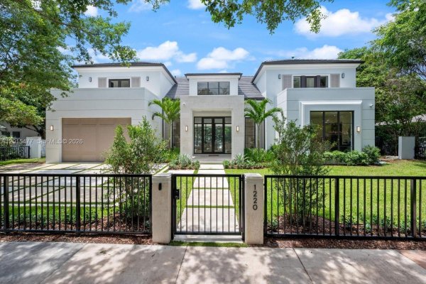 1220 S Alhambra Cir Coral Gables, FL 33146
