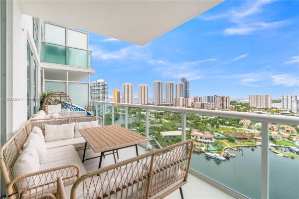 400 Sunny Isles Blvd #1917 Sunny Isles Beach, FL 33160