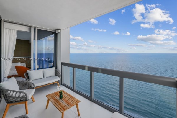 6899 Collins Ave #2208 Miami Beach, FL 33141