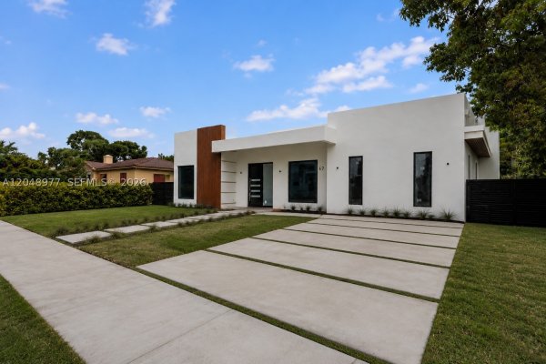 67 NW 109th St Miami Shores, FL 33168