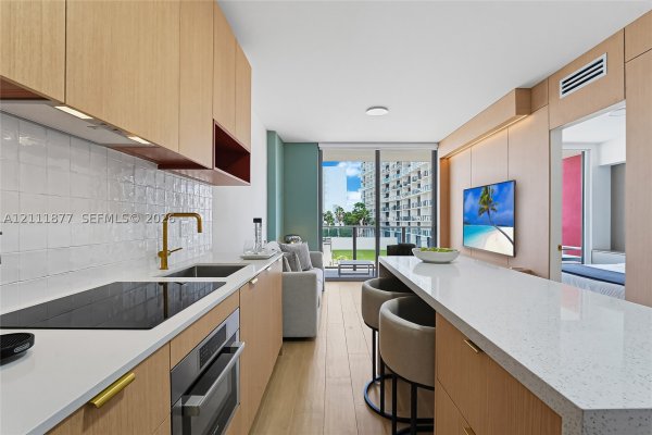 90 NE 32nd St #810 Miami, FL 33137