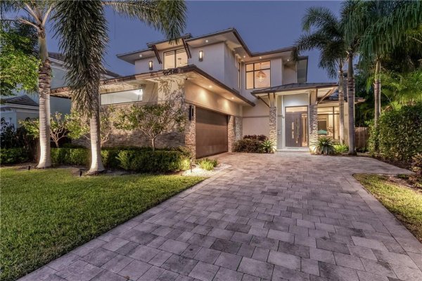 404 NE 13th Fort Lauderdale, FL 33301