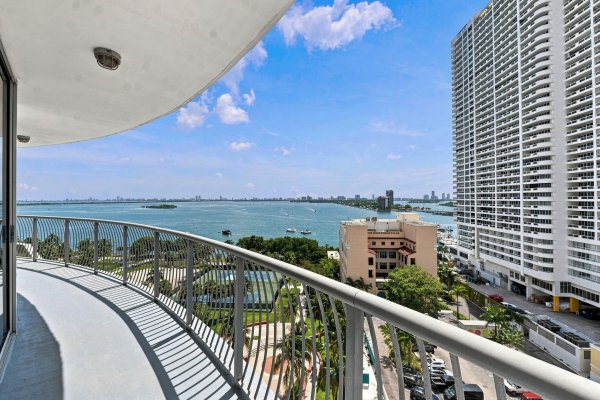 1750 N Bayshore #1202 Miami, FL 33132