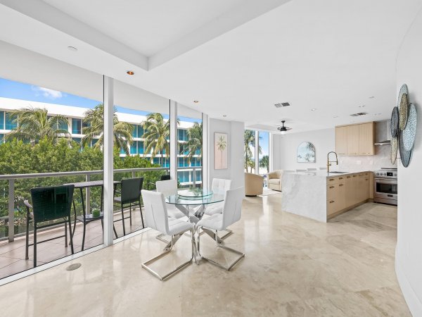 1200 Holiday Dr #208 Fort Lauderdale, FL 33316