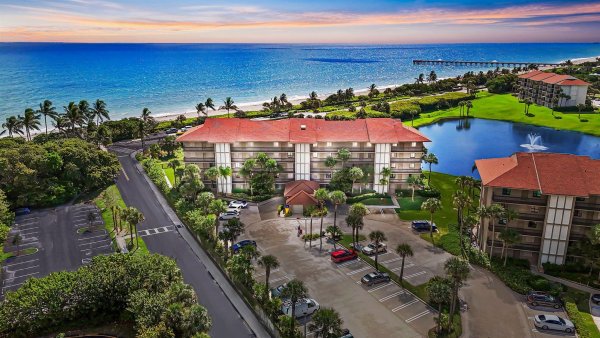 101 S Seas Dr #202 Jupiter, FL 33477