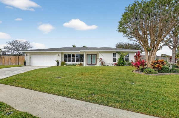 1311 SW 14th Boca Raton, FL 33486