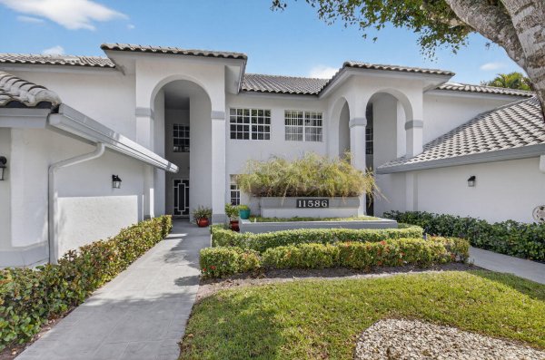 11586 Briarwood #1 Boynton Beach, FL 33437