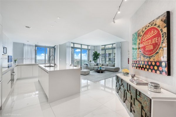 88 SW 7th St #4101 Miami, FL 33130 88 SW 7th St #4101 Miami, FL 33130