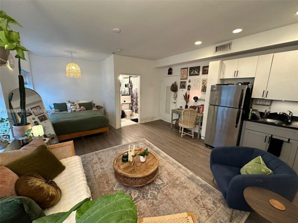 1244 Pennsylvania Ave #103 Miami Beach, FL 33139