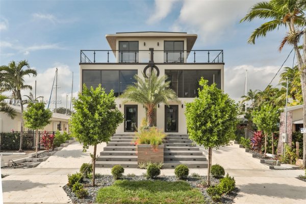 321 Hendricks Isle Fort Lauderdale, FL 33301