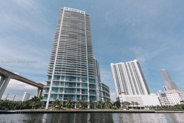 92 SW 3rd St #1512 Miami, FL 33130