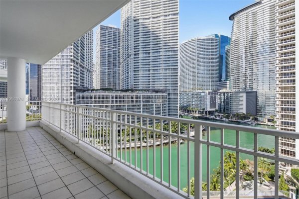 801 Brickell Key Blvd #1404 Miami, FL 33131