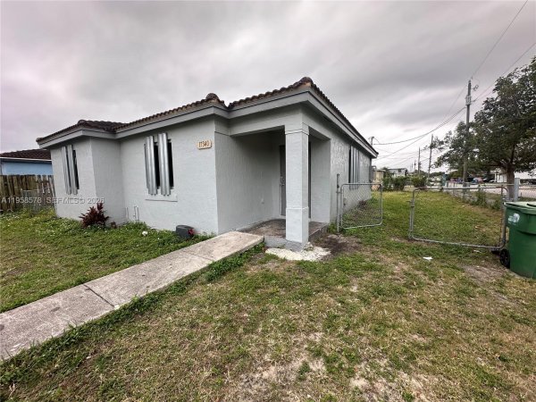 17340 SW 103rd Ave Miami, FL 33157