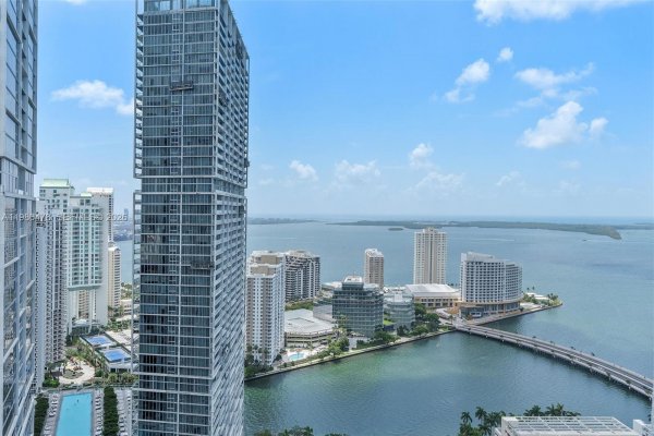 500 Brickell Ave #4101 Miami, FL 33131
