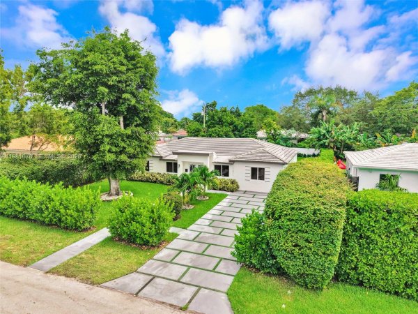 11011 NE 9th Ct Biscayne Park, FL 33161