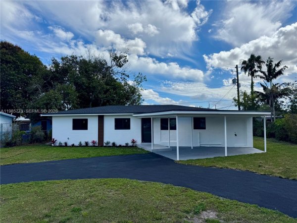 3810 NW 173rd Ter Miami Gardens, FL 33055