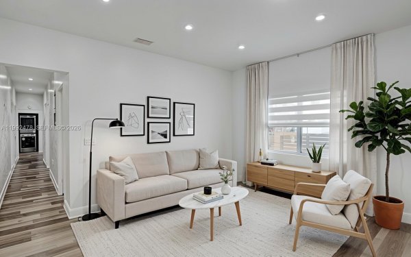 2135 SW 4th St Miami, FL 33135