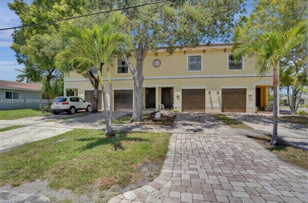 1247 NE 23rd Ave Pompano Beach, FL 33062