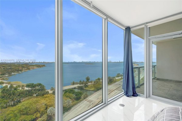 601 NE 36th St #1508 Miami, FL 33137