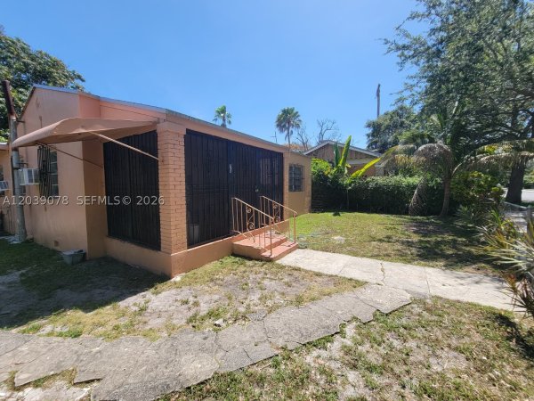 75 NE 49th St Miami, FL 33137