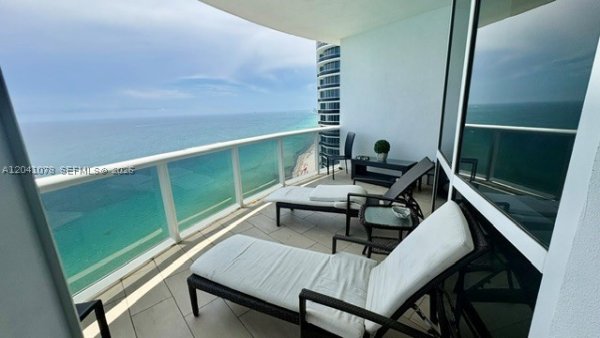 18201 E Collins Ave #5009 Sunny Isles Beach, FL 33160