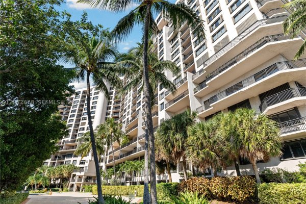 540 Brickell Key Dr #1513 Miami, FL 33131