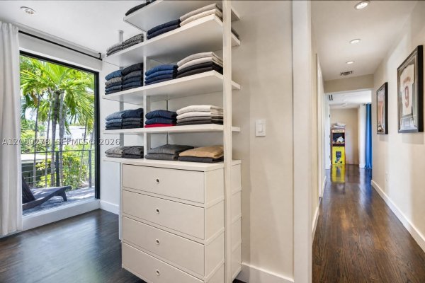 1548 Biarritz Dr Miami Beach, FL 33141