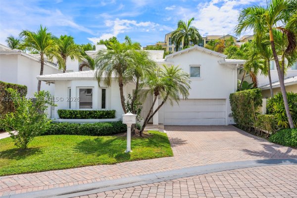 6 Coconut Ln Key Biscayne, FL 33149