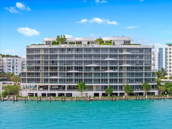 1135 103rd St #403 Bay Harbor Islands, FL 33154