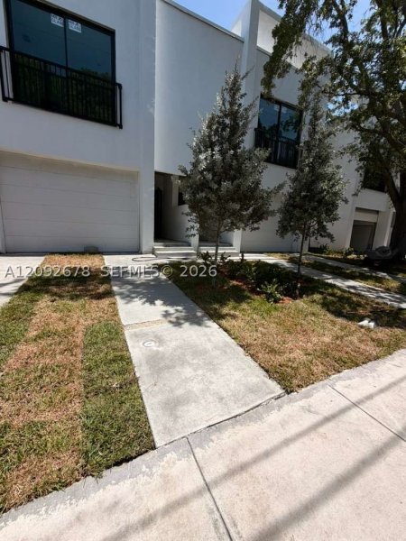 138 NW 33rd St Miami, FL 33127