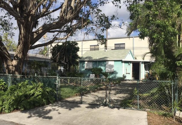 212 E 25th St Riviera Beach, FL 33404