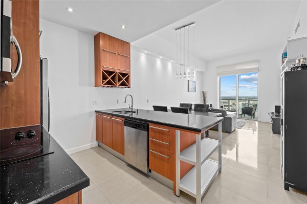 185 SW 7th St #4403 Miami, FL 33130