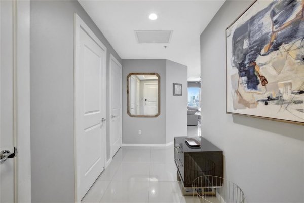 315 NE 3rd #1004 Fort Lauderdale, FL 33301