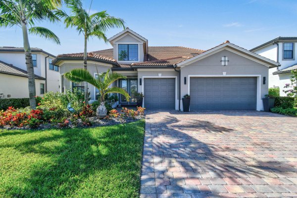 121 Blanca Isles Ln Jupiter, FL 33478