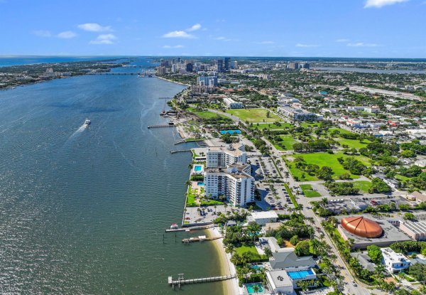 2814 N Flagler Dr West Palm Beach, FL 33407 2814 N Flagler Dr West Palm Beach, FL 33407