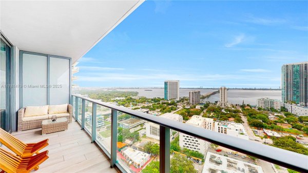 121 NE 34th St #2607 Miami, FL 33137 121 NE 34th St #2607 Miami, FL 33137