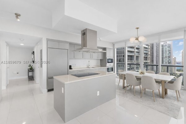 485 Brickell Ave #2210 Miami, FL 33131