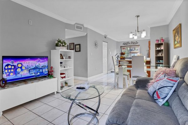 5490 W 21st Ct #309 Hialeah, FL 33016