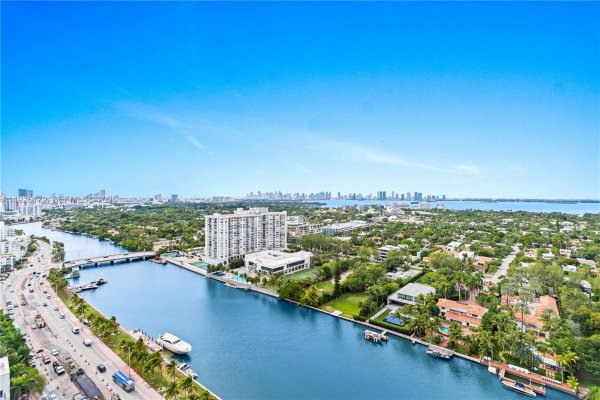 4401 Collins Ave #2517 Miami Beach, FL 33140