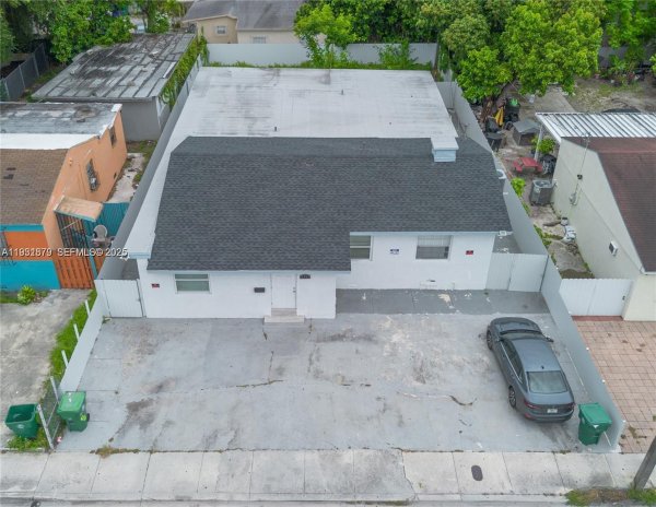 2501 NW 22nd Ave Miami, FL 33142