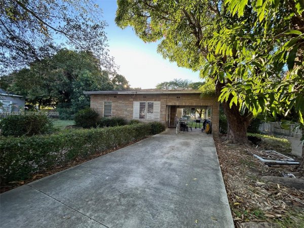 6500 SW 60th Ave South Miami, FL 33143