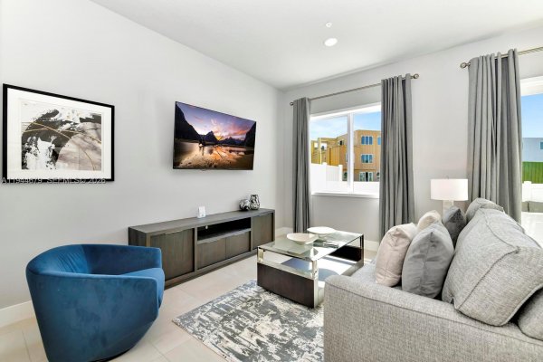 7740 Sandy Rdg Dr #136 Kissimmee, FL 34747