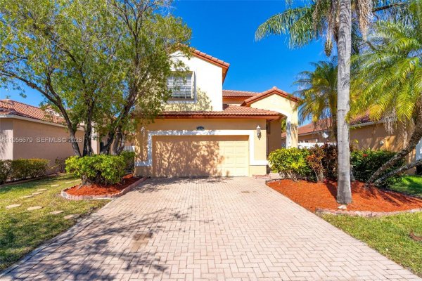 19249 NW 13th St Pembroke Pines, FL 33029
