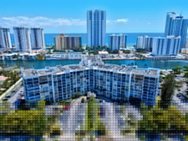 1000 Parkview Dr #1022 Hallandale Beach, FL 33009