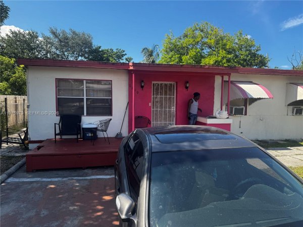 1119 NW 11th Ct Fort Lauderdale, FL 33311