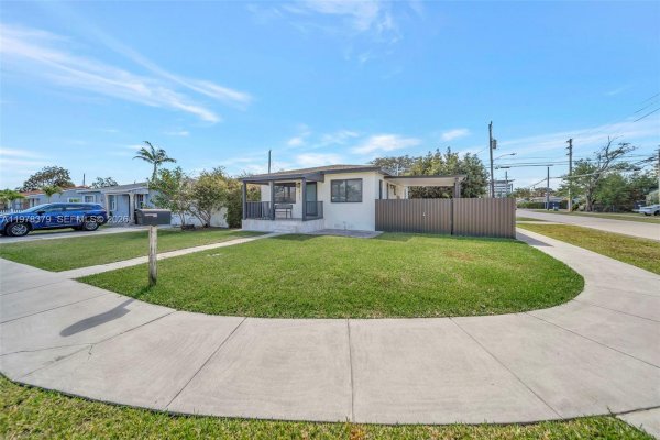 7470 SW 37th St Miami, FL 33155